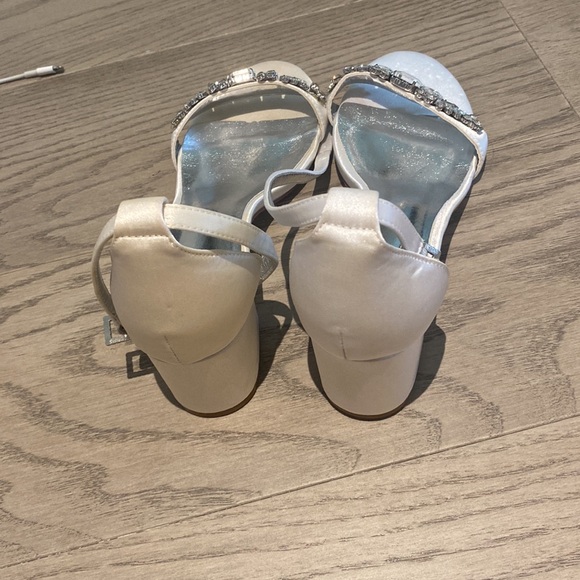 White evening gown shoes - Picture 2 of 2